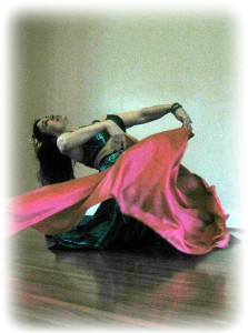 Alay'nya - veil and floorwork combination in vintage-style improvisational dance.